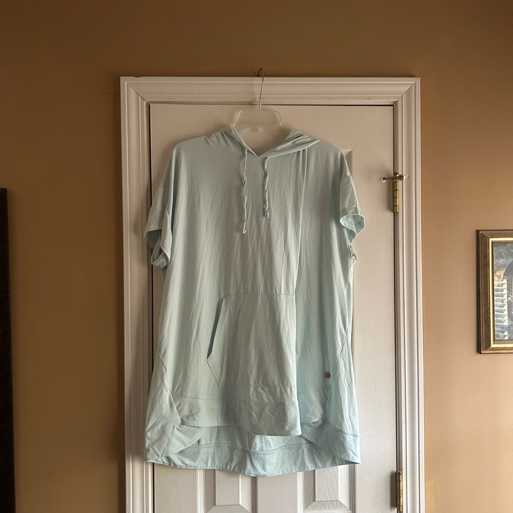 Women’s Athletic Top